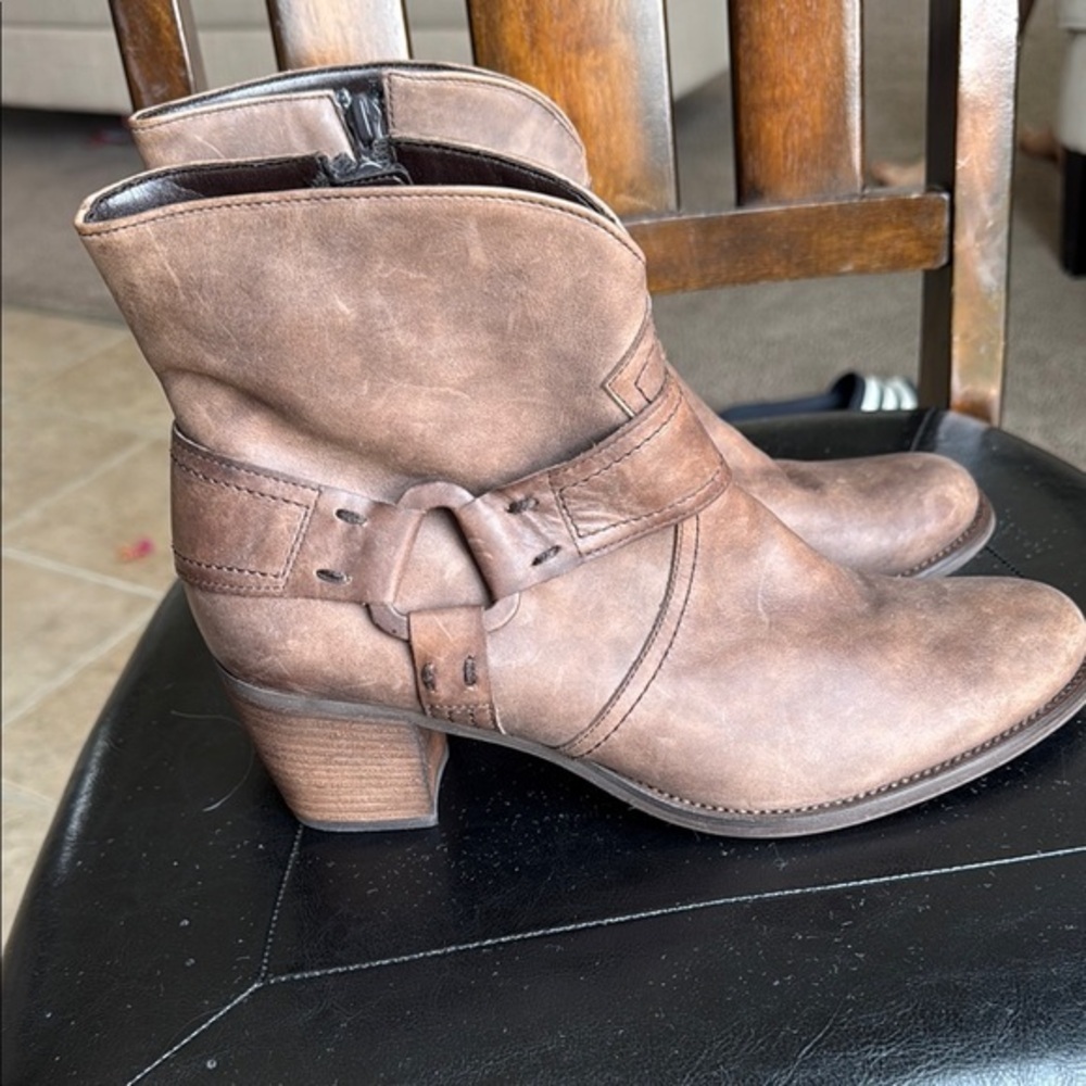 Gabor Chestnut Leather Ankle Boots